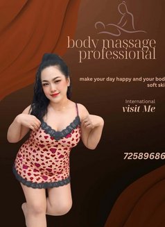 Nidzy - escort in Muscat Photo 2 of 4