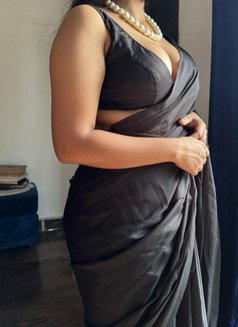 Niesha independent meeting and camsho - escort in Bangalore Photo 3 of 4