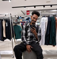 Night King - Acompañantes masculino in Kochi