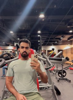 Night Shift - Acompañantes masculino in Dubai Photo 1 of 1