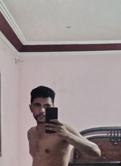 Darwin - Male escort in Jakarta Photo 2 of 4