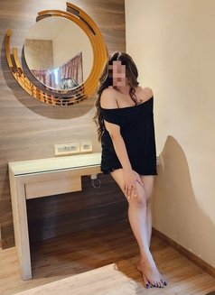 Niha - escort in Mumbai Photo 9 of 19