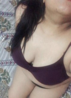 Niharika Bangalore - escort in Bangalore Photo 2 of 7