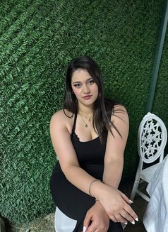Niharika - puta in Shimla Photo 2 of 2