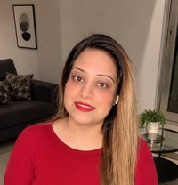 Niharika - puta in Jaipur