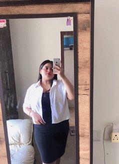 Niharika - escort in New Delhi Photo 2 of 3