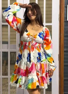 Niharika - escort in New Delhi Photo 1 of 1