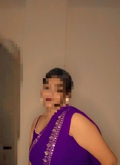 Niharika Singh Cam and real meet - escort in New Delhi Photo 4 of 6