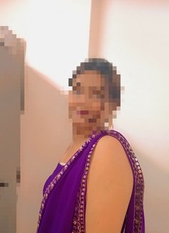 Niharika Singh Cam and real meet - escort in New Delhi Photo 6 of 6