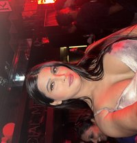 Niharikaa - Acompañantes transexual in Mumbai
