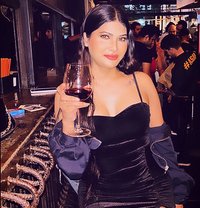Niharikaa - Acompañantes transexual in Mumbai