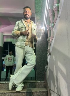 Nik - Acompañantes masculino in Bangalore Photo 1 of 2