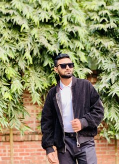 Nik Khan - Male escort in Dhaka Photo 4 of 7