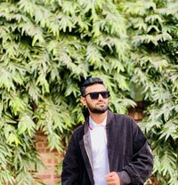 Nik Khan - masseur in Dhaka