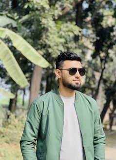 Nik Khan - masseur in Dhaka Photo 9 of 10