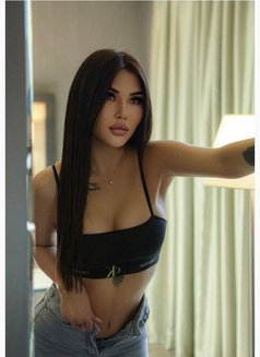 Nika - escort in Beirut Photo 2 of 5