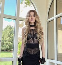 Elya Ukranian Top Big - Transsexual escort in Jeddah Photo 6 of 7