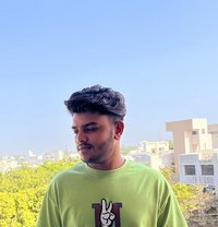 Nikhil Boricha - Acompañantes masculino in Rajkot