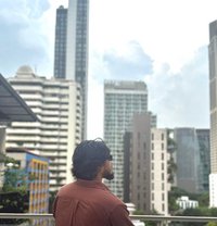 Nikhil S - Acompañantes masculino in Kathmandu