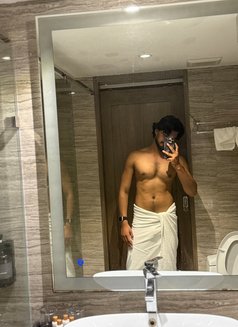 Nikhil S - Acompañantes masculino in Kathmandu Photo 3 of 3