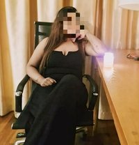 Niki - puta in Chennai