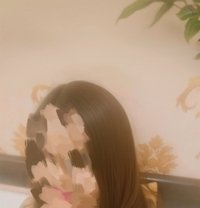 Niki - puta in Chennai