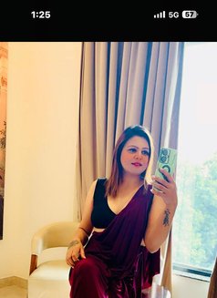Niki - escort in Noida Photo 1 of 1