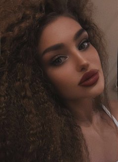 Niki - escort in Riyadh Photo 2 of 9