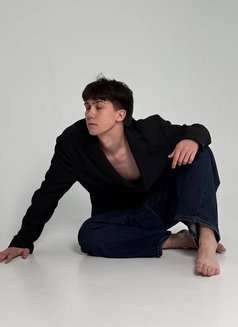 Nikita 19 First Time - Acompañantes masculino in Dubai Photo 6 of 12