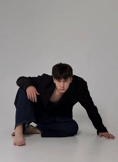 Nikita 19 First Time - Acompañantes masculino in Dubai Photo 12 of 12
