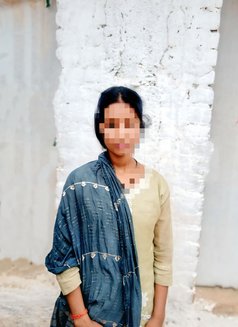 Nikita - puta in Bangalore Photo 1 of 1