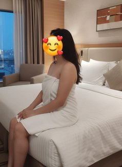 Nikita - escort in Mumbai Photo 5 of 7