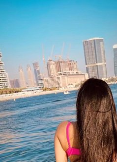 Nikita - puta in Dubai Photo 8 of 11