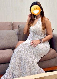 Nikita - puta in Dubai Photo 1 of 5