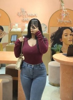 Nikita - puta in Mumbai Photo 5 of 5