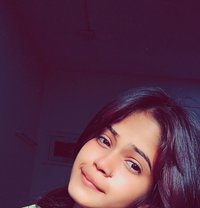 Nikita Roy - puta in Pune
