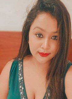 Nikita Sharma - puta in Chennai Photo 5 of 8