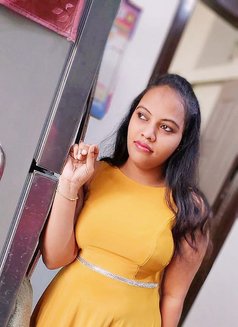 Nikita Sharma - puta in Chennai Photo 6 of 8