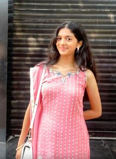 Nikita Sharma - puta in Pune Photo 1 of 1