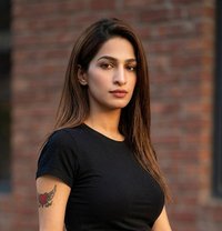 Nikita Student - puta in Dubai