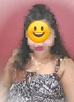 Nikitha - puta in Hyderabad Photo 3 of 4