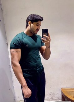 Nikk - Acompañantes masculino in New Delhi Photo 5 of 5