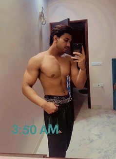 Nikk - Acompañantes masculino in New Delhi Photo 12 of 13