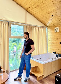 Nikk - Acompañantes masculino in New Delhi Photo 7 of 10