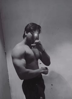 Nikk - Acompañantes masculino in New Delhi Photo 9 of 10
