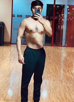 Ray - Male escort in Tokyo Photo 1 of 5