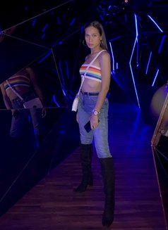 Ladyboy Nica Robin - Transsexual escort in Makati City Photo 5 of 6