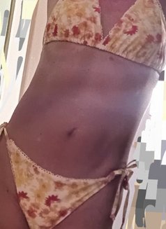 Nikki - escort in Peterborough Photo 4 of 5
