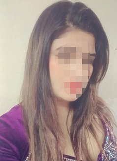 Nikki (Cam Session & Real Meet) - puta in Candolim, Goa Photo 3 of 3