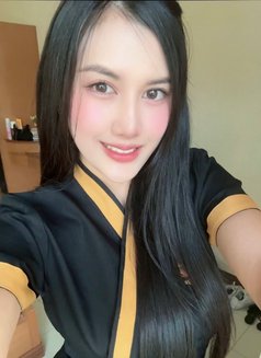 Nikki - masseuse in Bangkok Photo 3 of 5